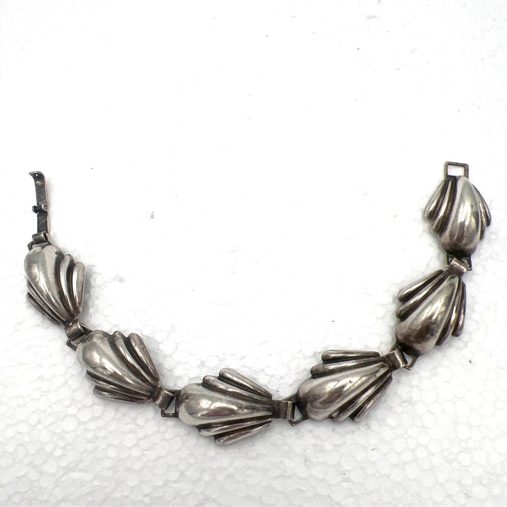 Vintage Coro Hinged Link Bracelet Shell Motif Oxidized Silver Tone 7.25"‎